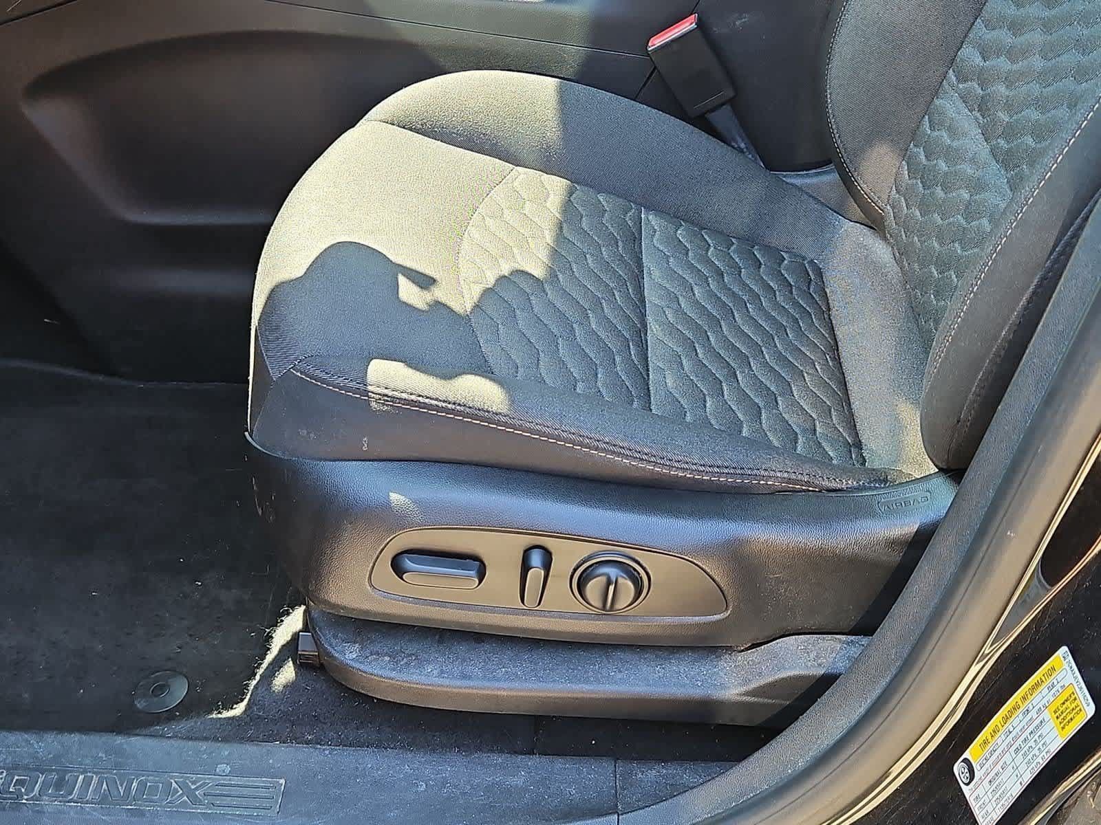Used 2018 Chevrolet Equinox LT FWD image 16