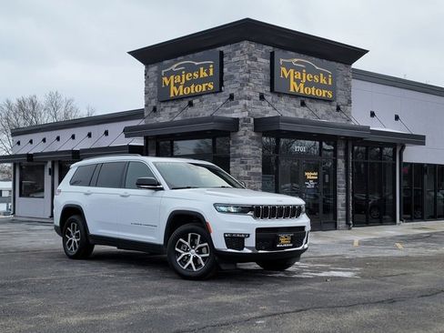 Used 2024 Jeep Grand Cherokee L Limited w/ Luxury Tech Group II image 1