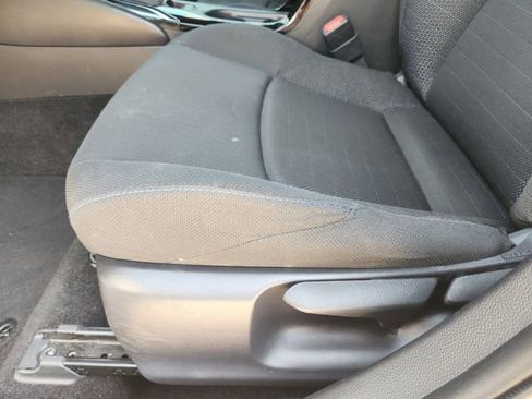 Used 2020 Toyota Corolla SE w/ SE Premium Package image 18