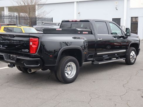 Used 2024 Chevrolet Silverado 3500 High Country w/ Technology Package image 10