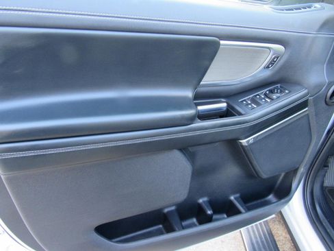 Used 2025 Ford Expedition Platinum AWD/4WD image 16