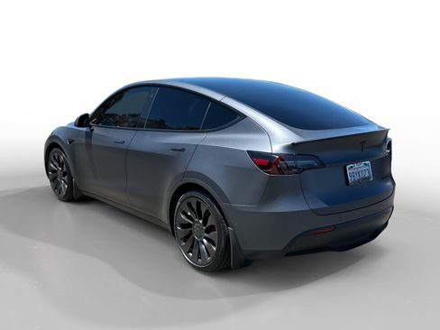 Used 2022 Tesla Model Y Performance AWD/4WD image 3