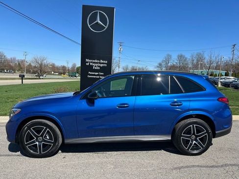 Used 2026 Mercedes-Benz GLC 300 4MATIC image 2