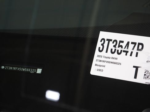 Used 2025 Toyota RAV4 Limited image 27