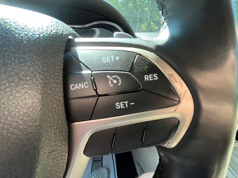 Used 2014 Jeep Grand Cherokee Limited AWD/4WD image 26