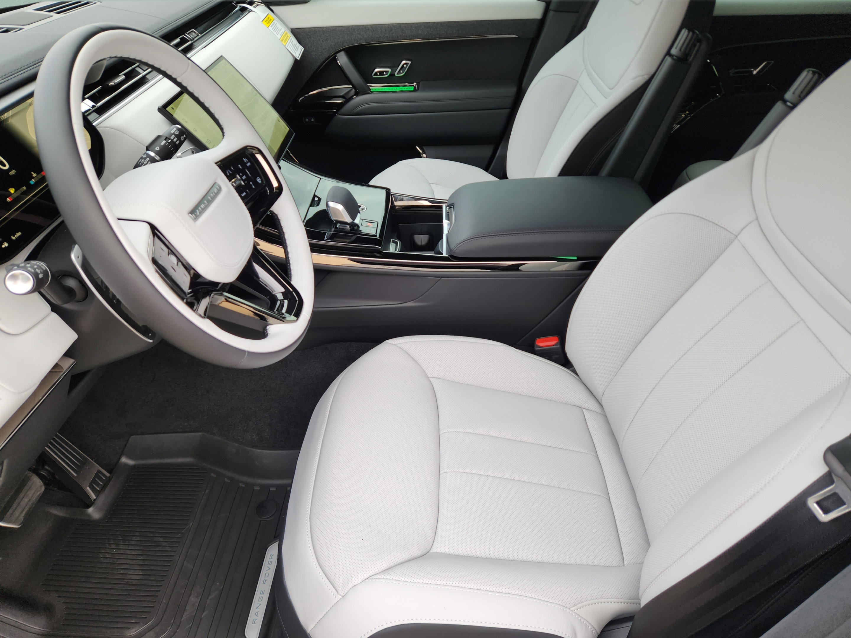 New 2026 Land Rover Range Rover Sport Dynamic SE AWD/4WD image 14
