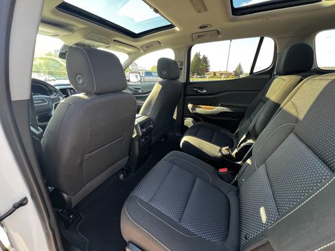 Used 2023 GMC Acadia SLE w/ Driver Convenience Package image 24