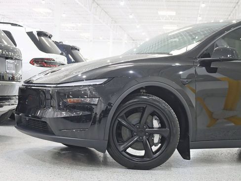 Used 2026 Tesla Model Y AWD image 2