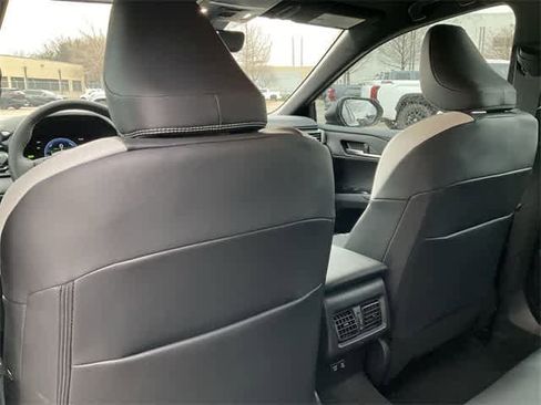 Used 2026 Toyota Camry SE w/ Convenience Package image 15