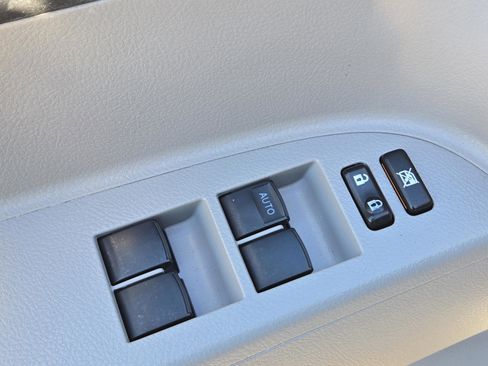 Used 2009 Toyota Highlander Sport image 11