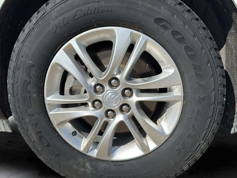Used 2019 Buick Enclave Essence AWD/4WD image 28