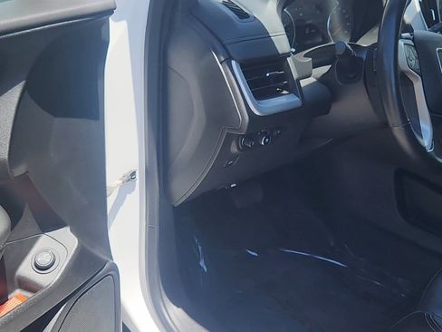 Used 2024 GMC Terrain SLT AWD/4WD image 29