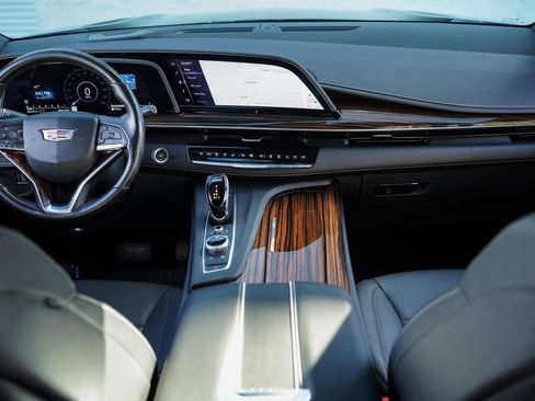 Used 2022 Cadillac Escalade ESV Luxury image 17