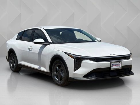 New 2026 Kia K4 FWD image 3