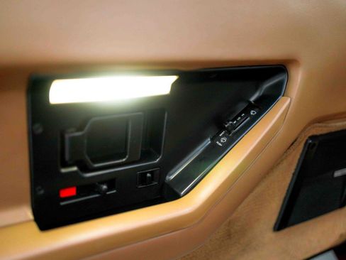 Used 1989 Chevrolet Corvette Convertible RWD image 50