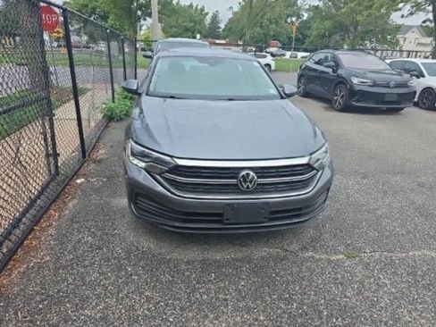 Used 2022 Volkswagen Jetta SE FWD image 12