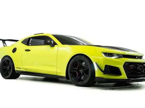 Used 2021 Chevrolet Camaro ZL1 RWD image 6