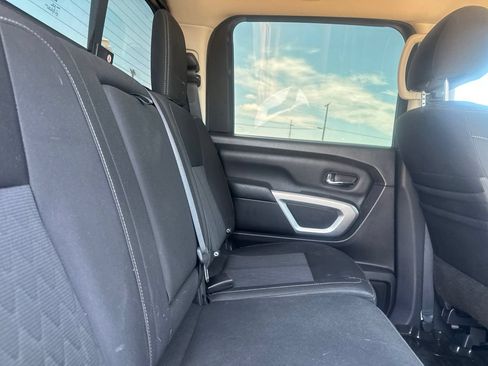 Used 2018 Nissan Titan SV w/ SV Convenience Package RWD image 30