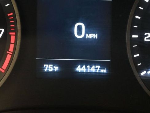 Used 2021 Hyundai Tucson SEL w/ Winter Weather Package FWD image 4
