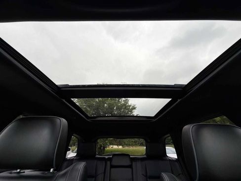 Used 2020 Jeep Grand Cherokee Overland AWD/4WD image 16