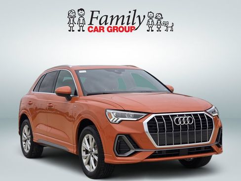 Used 2025 Audi Q3 2.0T Premium AWD/4WD image 2