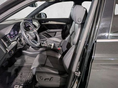 Used 2021 Audi Q5 e Premium Plus w/ Premium Plus Package image 17