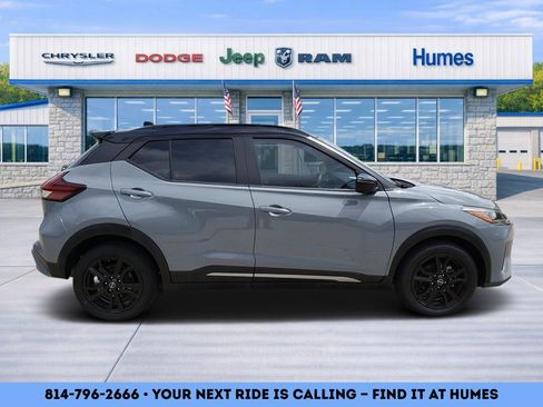 Used 2022 Nissan Kicks SR FWD image 2