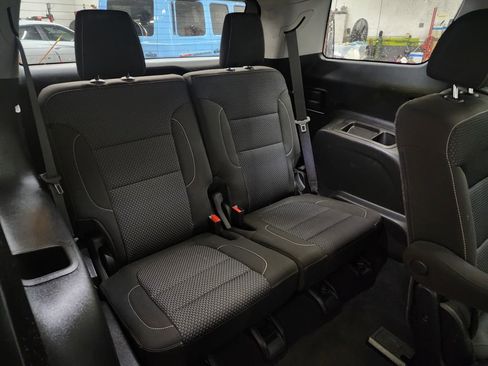 Used 2023 GMC Acadia SLE w/ Driver Convenience Package image 34