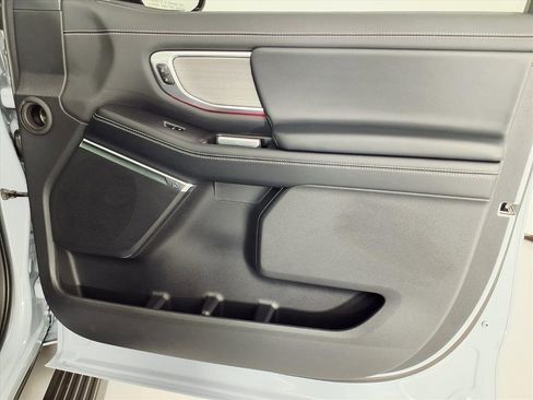 Used 2025 Ford Expedition Platinum w/ Driver's Package image 23