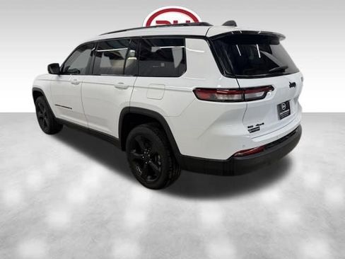 Used 2022 Jeep Grand Cherokee L Laredo AWD/4WD image 9