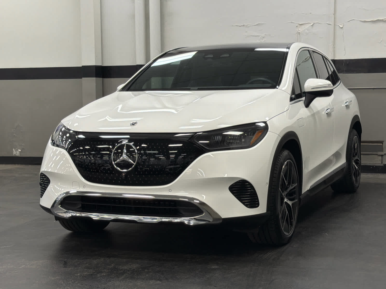 Used 2023 Mercedes-Benz EQE 350+ SUV image 5