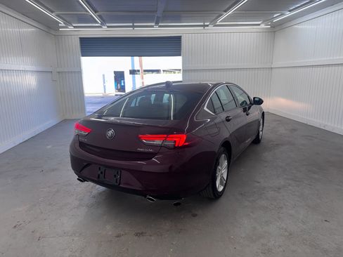 Used 2018 Buick Regal Preferred image 5