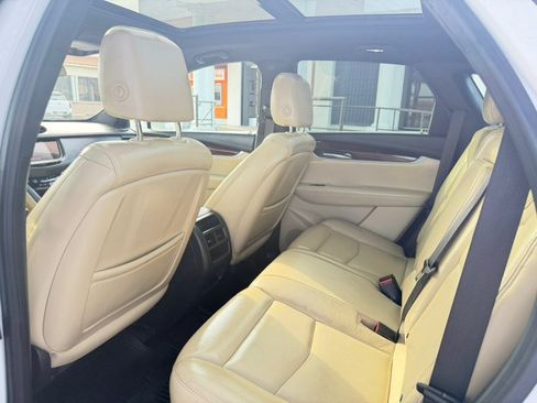 Used 2018 Cadillac XT5 Luxury w/ Driver Awareness Package AWD/4WD image 33