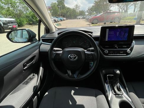 Used 2024 Toyota Corolla LE FWD image 7