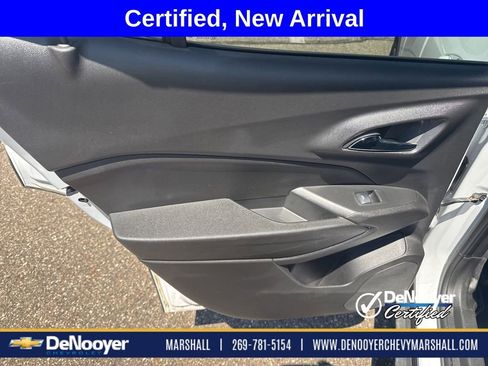 Used 2025 Chevrolet Trax LT w/ Driver Confidence Package FWD image 10