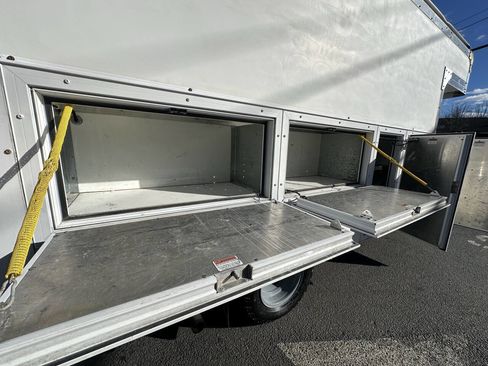 Used 2017 Ford E-350 and Econoline 350 Super Duty w/ Power Windows & Locks Group image 19