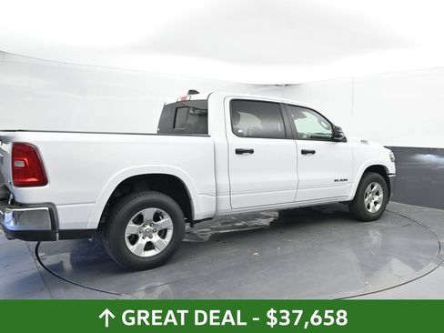 Used 2025 RAM 1500 Big Horn AWD/4WD image 4