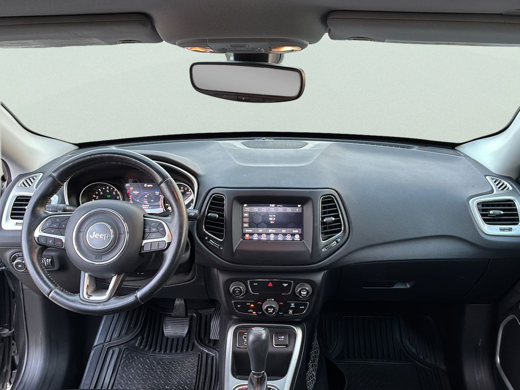 Used 2018 Jeep Compass Latitude w/ Popular Equipment Group FWD image 27