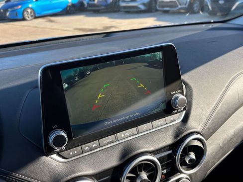 Used 2025 Nissan Sentra SV image 17