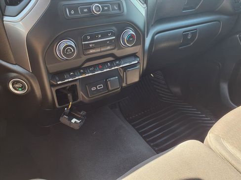 Used 2022 Chevrolet Silverado 1500 Custom image 19