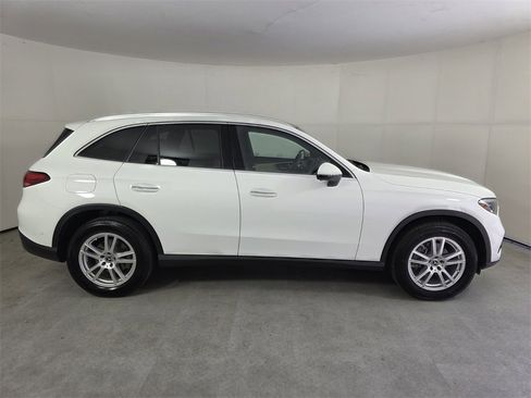 Used 2025 Mercedes-Benz GLC 300 GLC 300 image 3