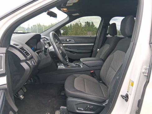 Used 2018 Ford Explorer XLT FWD image 26