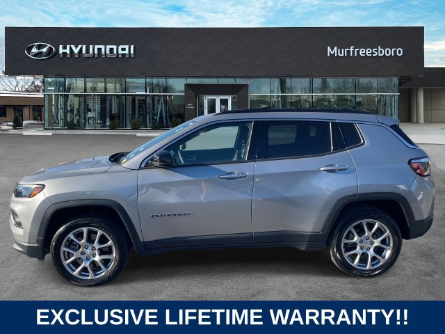 Used 2023 Jeep Compass Latitude AWD/4WD image 2