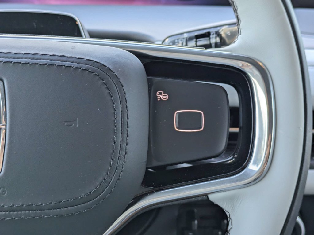 New 2027 Lincoln Navigator Black Label w/ Black Label Special Edition AWD/4WD image 28