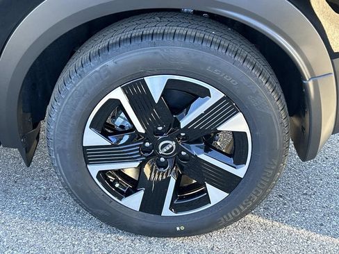 New 2026 Nissan Kicks SV w/ SV Premium Package AWD/4WD image 11