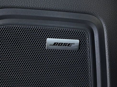 Certified 2023 Porsche Macan AWD/4WD image 25