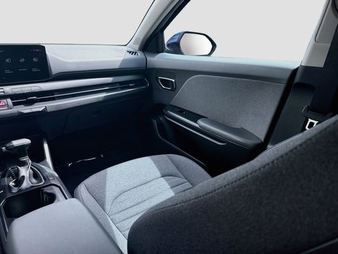 Used 2025 Kia K4 EX FWD image 21
