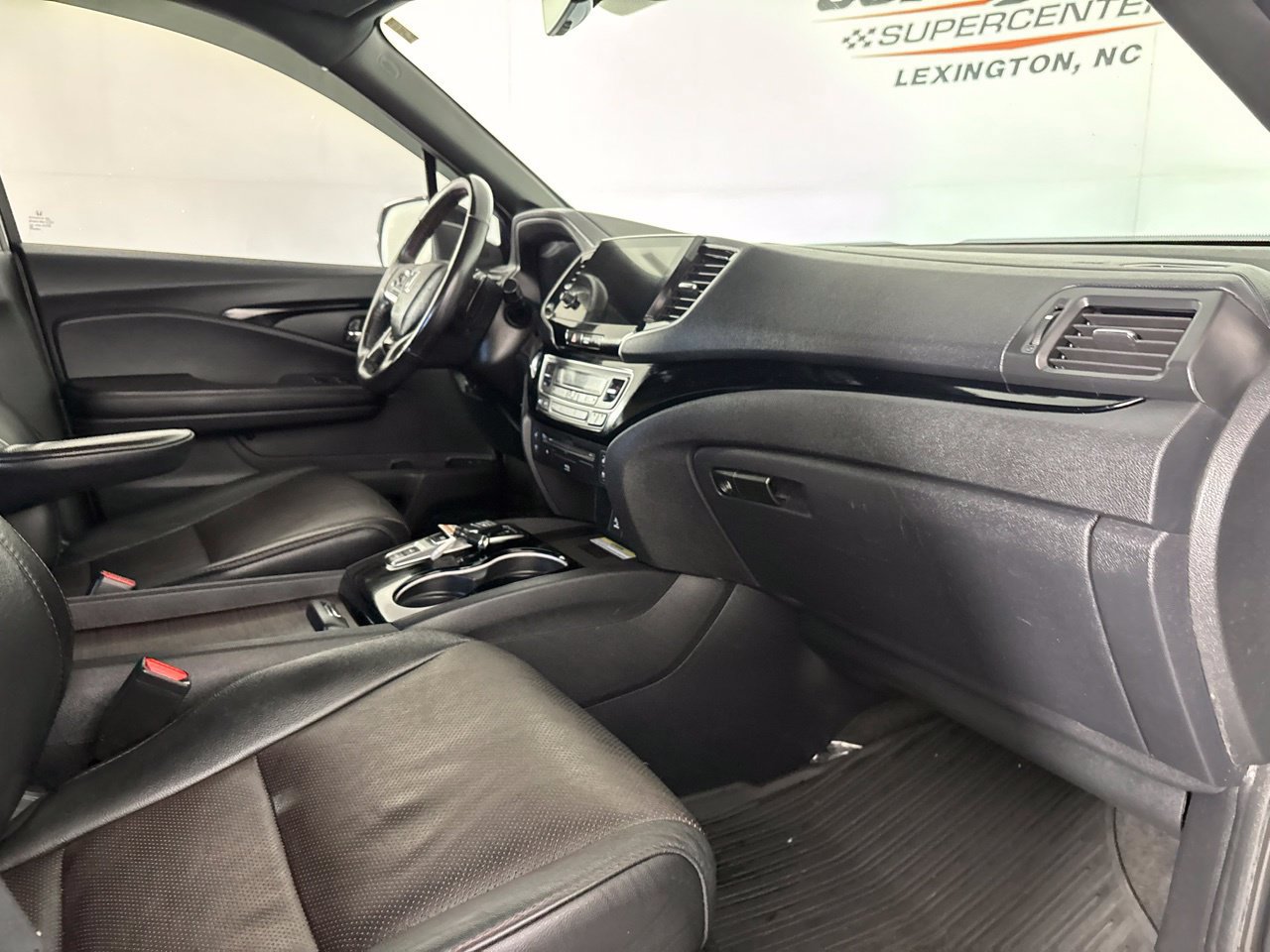 Used 2020 Honda Pilot Black Edition image 35
