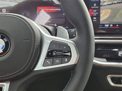 New 2026 BMW X7 M60i image 31