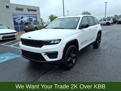 Used 2023 Jeep Grand Cherokee Limited w/ Black Appearance Package AWD/4WD image 2
